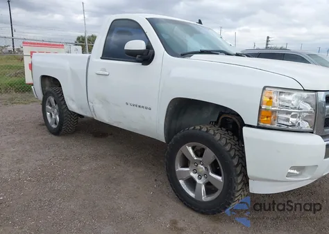 2008 Chevrolet Silverado 1500 Work Truck z USA, uszkodzony, nr VIN 1GCEC14X68Z285787